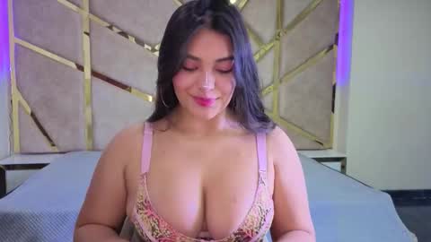 Frreya  online show from November 13, 2025, 2:54 am