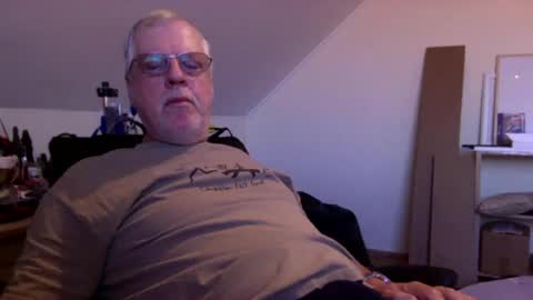 Snapshot of fscking chatting on June 15, 2026, 5:31 am fscking online show from June 15, 2026, 5:31 am