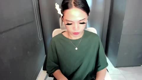 Snapshot of fuchsia_love chatting on December 13, 2024, 4:27 pm HI IM RONA DONT FORGET GIVE ME THUMBS UP AND JOIN TO MY FANCLUB online show from December 13, 2024, 4:27 pm