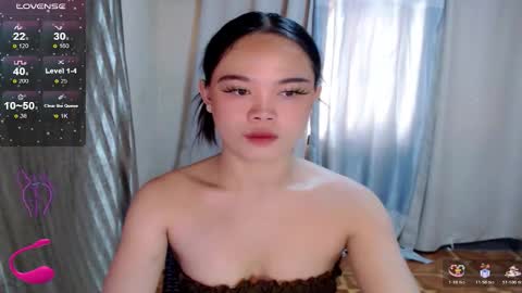 Snapshot of fuchsia_love chatting on October 22, 2025, 11:37 pm HI IM RONA DONT FORGET GIVE ME THUMBS UP AND JOIN TO MY FANCLUB online show from October 22, 2025, 11:37 pm