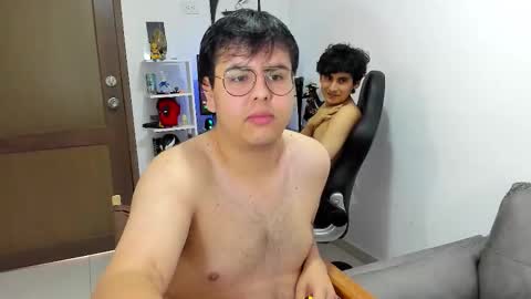 uwu online show from December 19, 2025, 9:33 pm