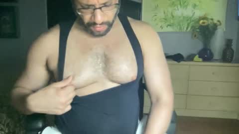 Muscle Bear Jock in Training online show from April 7, 2026, 1:06 am