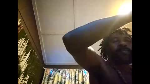 Snapshot of fucmebudoo chatting on November 27, 2025, 10:28 am Warwick online show from November 27, 2025, 10:28 am