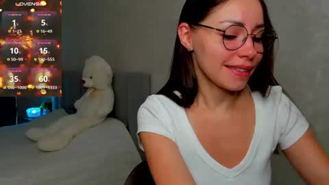 Snapshot of fun__nd__bun chatting on July 17, 2026, 2:40 am fun__nd__bun online show from July 17, 2026, 2:40 am