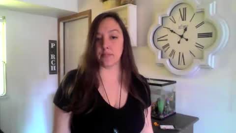 Linnys Palace online show from September 16, 2025, 4:52 pm