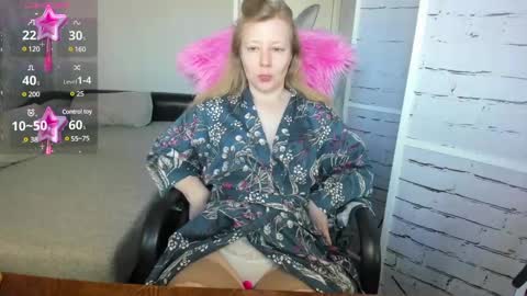 Snapshot of funny_bunny4 chatting on February 23, 2025, 12:48 pm funny_bunny4 online show from February 23, 2025, 12:48 pm