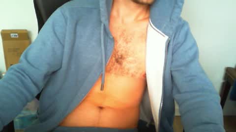 Snapshot of funnyeucouple chatting on October 13, 2025, 7:30 am YWhiteNiceMan online show from October 13, 2025, 7:30 am