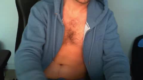 Snapshot of funnyeucouple chatting on February 10, 2026, 8:29 am YWhiteNiceMan online show from February 10, 2026, 8:29 am