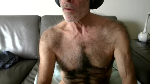 Snapshot of furrydawg chatting on June 28, 2026, 5:30 pm furrydawg online show from June 28, 2026, 5:30 pm