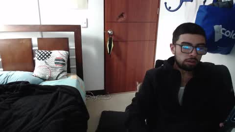 andrew online show from October 20, 2025, 4:07 pm