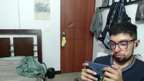 andrew online show from June 2, 2026, 3:52 am