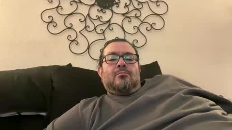 Snapshot of fvguru chatting on December 4, 2025, 11:24 pm TatdDaddy online show from December 4, 2025, 11:24 pm