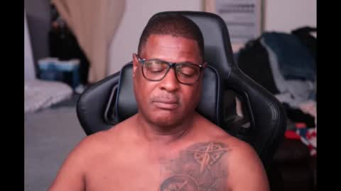 Snapshot of fyrecontrol chatting on October 1, 2025, 3:12 am seldom seen online show from October 1, 2025, 3:12 am