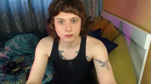 Snapshot of g1vememoney chatting on October 13, 2025, 4:45 am Ian online show from October 13, 2025, 4:45 am