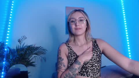 Snapshot of gabb_rioss chatting on January 23, 2025, 1:19 am Gabriela online show from January 23, 2025, 1:19 am