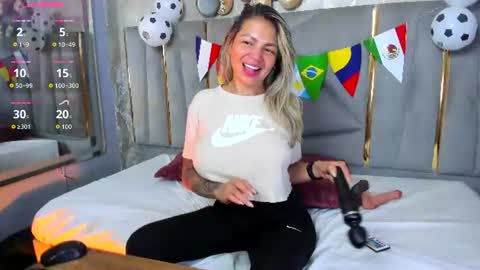 Snapshot of gabby_santos_ chatting on July 2, 2026, 12:00 pm Gaby Santos online show from July 2, 2026, 12:00 pm