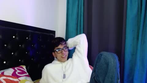 gabriel_x18 online show from February 18, 2026, 5:03 am