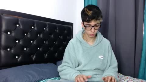 gabriel_x18 online show from February 20, 2026, 9:37 pm