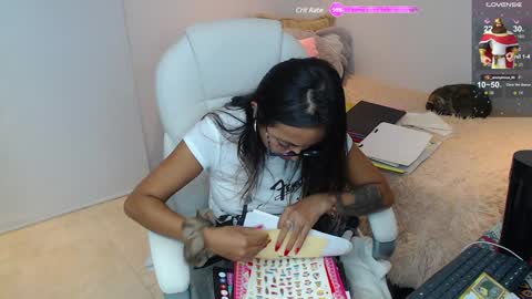 Snapshot of gabriela_morales01 chatting on January 6, 2025, 3:20 am .  online show from January 6, 2025, 3:20 am