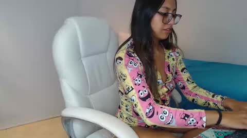 Snapshot of gabriela_morales01 chatting on February 11, 2025, 4:11 am .  online show from February 11, 2025, 4:11 am