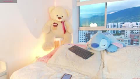   online show from April 16, 2026, 10:56 pm