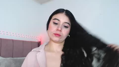 GabrielaRossa online show from April 17, 2026, 3:04 pm