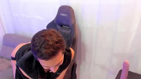 gabriele_love online show from October 23, 2025, 12:04 pm