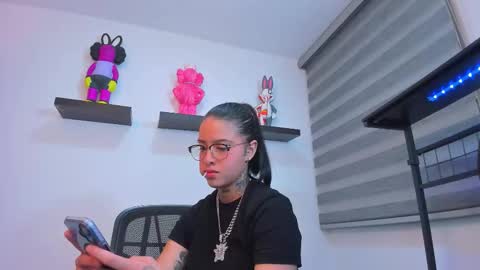 Snapshot of gangster_girl chatting on November 28, 2025, 3:53 am GANG online show from November 28, 2025, 3:53 am