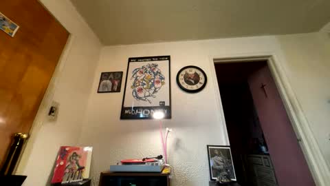 marvin pumpt online show from December 18, 2025, 7:09 pm