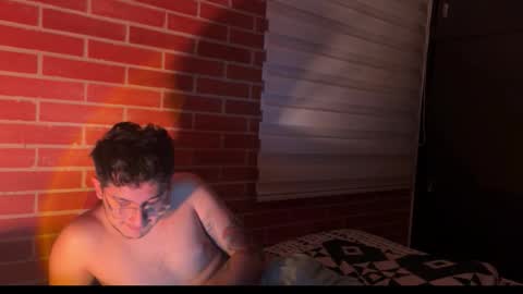 Snapshot of garyy333 chatting on September 24, 2025, 4:05 am Gary online show from September 24, 2025, 4:05 am