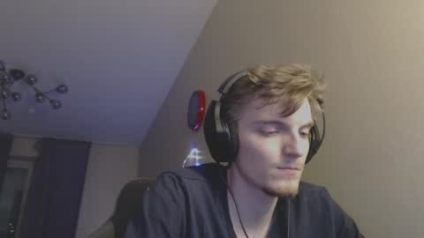 Snapshot of gasturfahe chatting on January 2, 2025, 6:23 pm gasturfahe online show from January 2, 2025, 6:23 pm