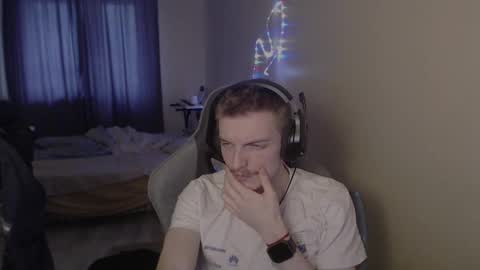 Snapshot of gasturfahe chatting on March 12, 2025, 2:23 pm gasturfahe online show from March 12, 2025, 2:23 pm