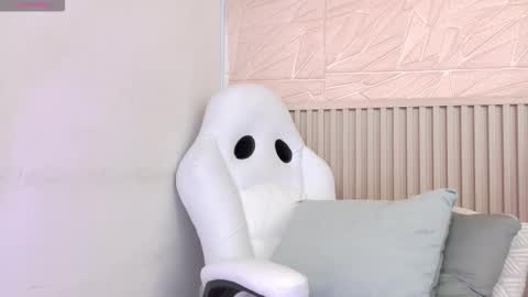 gaviluc_ online show from October 11, 2025, 10:36 am