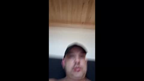 Snapshot of gaybud81 chatting on January 1, 2025, 1:27 pm FuckerEurope online show from January 1, 2025, 1:27 pm