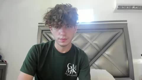 Snapshot of gayndepressed chatting on September 22, 2025, 7:16 pm Trace online show from September 22, 2025, 7:16 pm