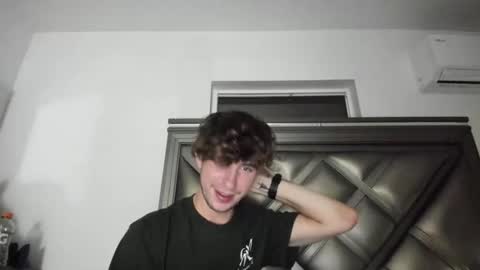 Snapshot of gayndepressed chatting on September 25, 2025, 4:27 am Trace online show from September 25, 2025, 4:27 am