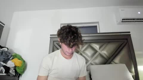 Snapshot of gayndepressed chatting on October 7, 2025, 12:30 am Trace online show from October 7, 2025, 12:30 am