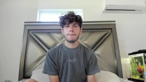 Snapshot of gayndepressed chatting on October 10, 2025, 8:30 pm Trace online show from October 10, 2025, 8:30 pm