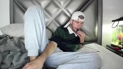 Snapshot of gayndepressed chatting on October 29, 2025, 2:36 am Trace online show from October 29, 2025, 2:36 am