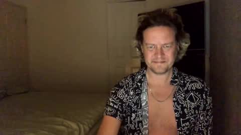 gcsurfer81 online show from January 3, 2025, 9:04 am