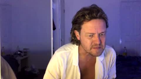 gcsurfer81 online show from April 20, 2026, 7:33 am