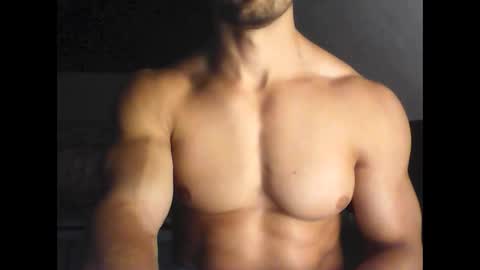 Gecko946915 online show from May 15, 2026, 6:48 pm
