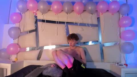 Genesis online show from November 5, 2025, 4:23 am