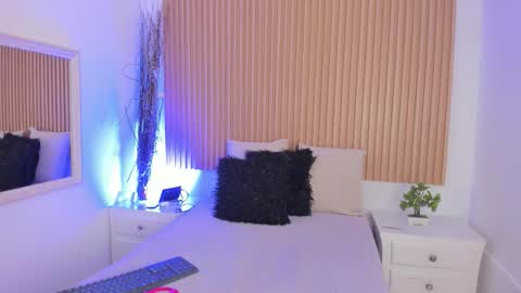     online show from February 25, 2026, 1:43 pm