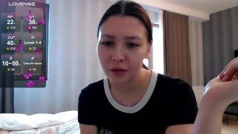 Snapshot of genev__ievee chatting on June 6, 2026, 10:09 am genev__ievee online show from June 6, 2026, 10:09 am
