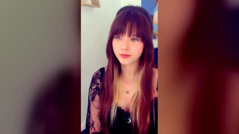 Alice online show from April 14, 2026, 7:42 pm