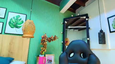 Snapshot of geo_jonnes25 chatting on June 4, 2026, 10:10 am Geo J online show from June 4, 2026, 10:10 am