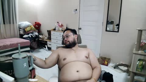 Snapshot of geohgreat chatting on October 29, 2025, 12:02 am ChubbyG online show from October 29, 2025, 12:02 am