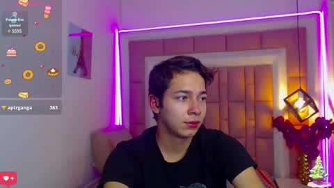 Snapshot of georgesmith_1 chatting on December 9, 2024, 10:22 am GEORGE online show from December 9, 2024, 10:22 am