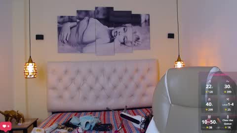 Snapshot of georgesmith_1 chatting on December 22, 2024, 8:25 pm GEORGE online show from December 22, 2024, 8:25 pm